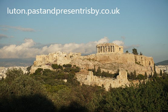 TravelTales: Visual Menarik